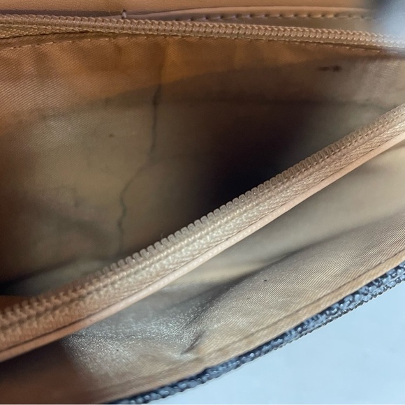 Guess Black and Silver Women's Wallet. Clutch bag. Park Lane. ID holder. Pre own - Picture 5 of 5